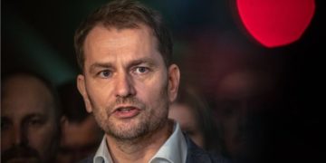 Slovakia election: Anti-corruption party takes lead